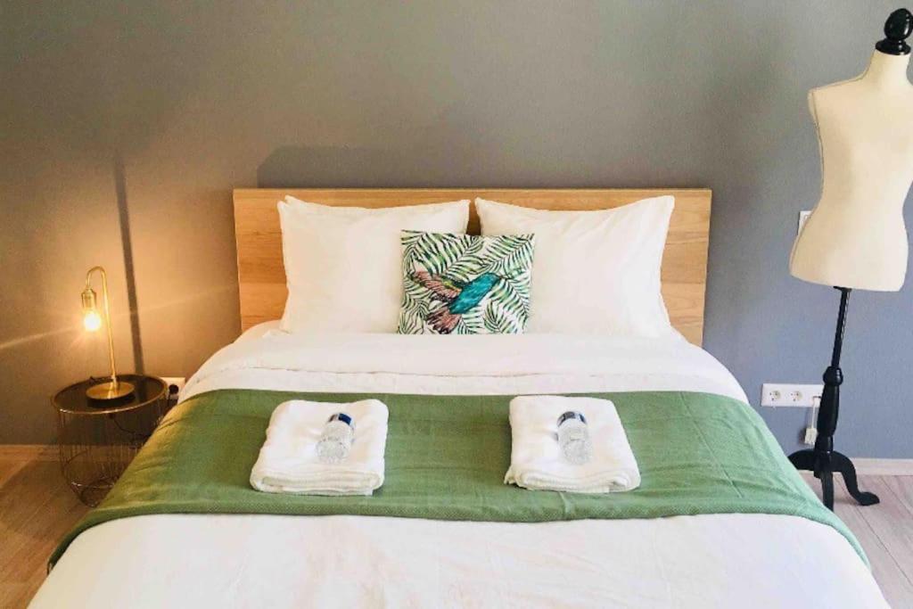 2 Bedrooms In Center W Terrace&parking-2b