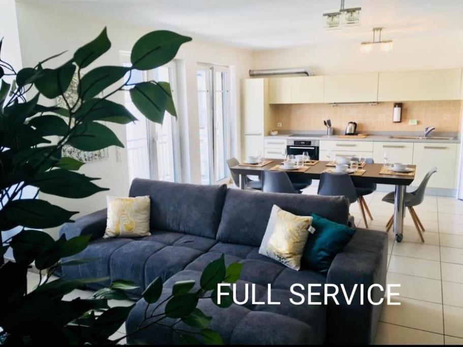 2 Bedrooms In Center W Terrace&parking-2b Apartment